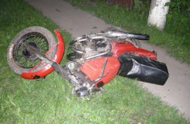 В Тульской области двое молодых людей разбились на мотоцикле, столкнувшись с фурой