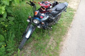 В Тульской области 6-летнего ребёнка по очереди переехали мотоцикл и скутер