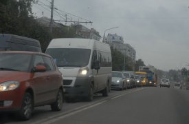 Гигантская пробка в центре Тулы помешала тулякам вовремя приехать на работу