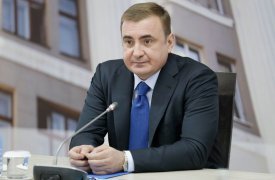 Губернатор Алексей Дюмин поздравил жительниц Тульской области с 8 марта