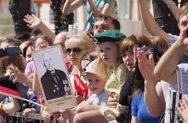 «Нет в России семьи такой, где не памятен был свой герой». Туляков призывают встать в ряды Бессмертного полка