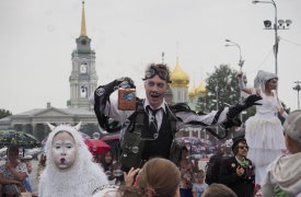 «Театральный дворик»: тулякам помогут изготовить карнавальные костюмы, чтобы принять участие в шествии