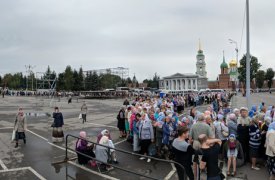 В Туле тысячи паломников выстроились в очередь, чтобы поклониться мощам святителя Спиридона Тримифунтского