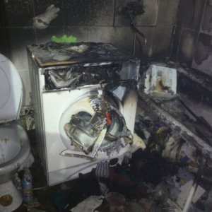 Пожар в квартире в Новомосковске тушили 7 человек