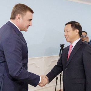 Алексей Дюмин и Нго Дык Мань обсудили возможное сотрудничество