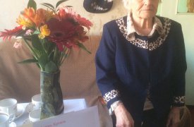 В Туле поздравили с 90-летием ветерана ВОВ Лидию Сергеевну Романову