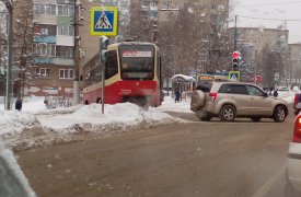 В Туле трамвай сошёл с рельсов и чудом не влетел в столб