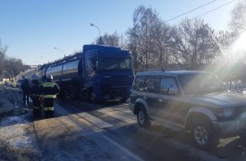 В ДТП с двумя грузовиками и внедорожником под Тулой пострадал мужчина