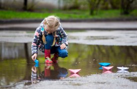 В Туле потерявшуюся 8-летнюю девочку нашли на детской площадке в километре от места пропажи