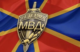 Алексей Дюмин поздравил ветеранов МВД с профессиональным праздником