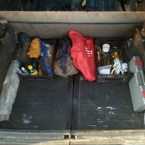 Под Тулой 20-летний парень обчистил багажник трудяги