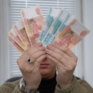 Представительница цыганского этноса украла у тульской пенсионерки 350 тыс рублей