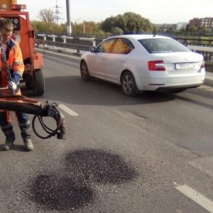 В Туле на ул. Рязанской и ул. Совеской проводится ямочный ремонт дорог