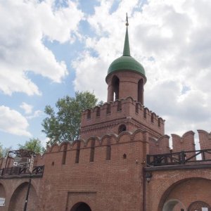 Туляков приглашают на пешую экскурсию по центру города с посещением стен и башен кремля