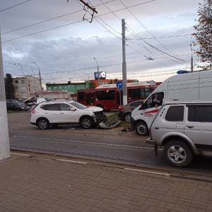 В Туле на улице Мосина жестко столкнулись две иномарки