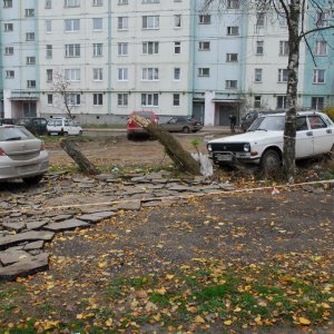 Тулячка вывезла с парковки дома два автомобиля и сдала их на металлолом