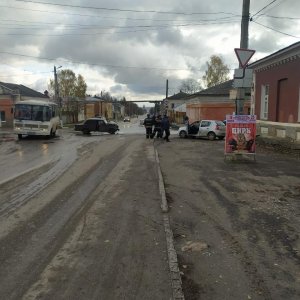 В Белеве водитель иномарки не уступил дорогу на перекрестке и спровоцировал ДТП