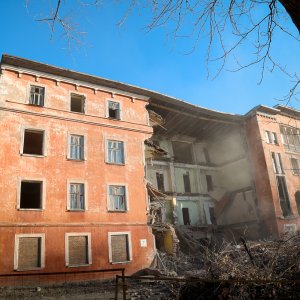 В Пролетарском районе Тулы сносят два аварийных дома