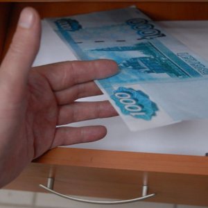 Работник одного из тульских магазинов заплатит 105 000 рублей штрафа за украденные из кассы деньги