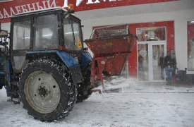 На улицах Тулы с последствиями сильного снегопада 9 февраля борются 100 единиц спецтехники и 128 коммунальщиков