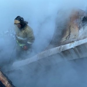 В Тульской области во время пожара сгорела баня: имеется пострадавший