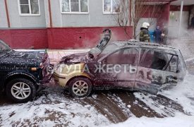 В центре Тулы сгорел припаркованный автомобиль