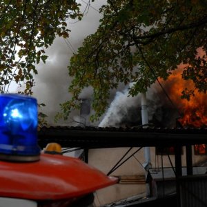 На улице Оборонной в Туле сгорел частный дом