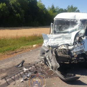 В Ефремовском районе ГАЗ врезался в грузовой Mercedes: водитель госпитализирован
