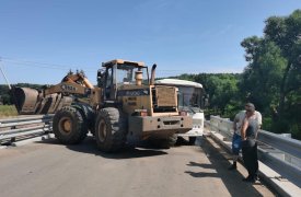 В Заокском районе столкнулись автобус и трактор: шесть взрослых и ребенок пострадали