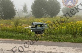 Под Алексином непристегнутый водитель на «Ниве» опрокился в кювет