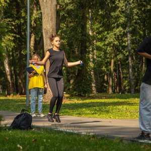 Классики и лапта: в Новомосковске прошел первый чемпионат по дворовым играм