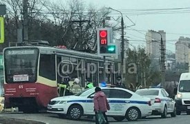 В Туле на улице Металлургов на остановке «Быткомбинат» трамвай сбил женщину с годовалым ребенком