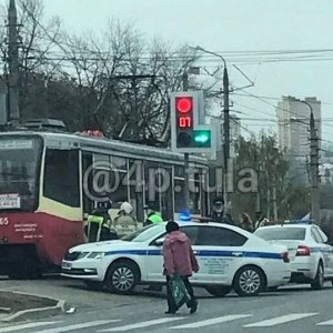 В Туле на улице Металлургов на остановке «Быткомбинат» трамвай сбил женщину с годовалым ребенком