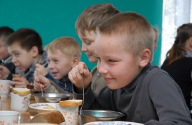 В школах Тульской области нашли нарушения в качестве питания школьников