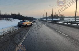 В Заокском районе на трассе М-2 Volkswagen врезался в ограждение: пострадала женщина