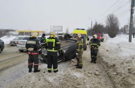 В Туле на Рязанской улице перевернулась «Лада Калина»: водитель отказался от госпитализации