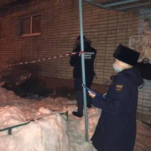 В Туле направили в суд дело на ИП, работник которого упал с крыши, когда счищал снег и наледь