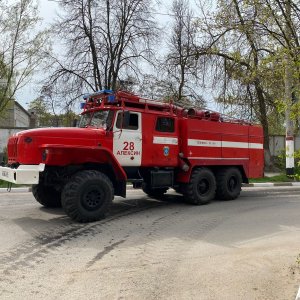 В Алексине Тульской области из-за загоревшегося мусора эвакуировали 12 жильцов многоэтажки