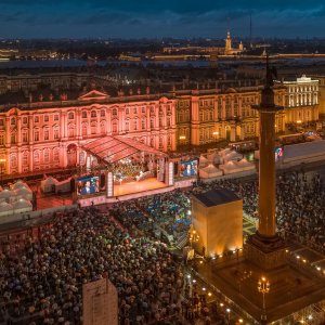 Праздник с продолжением: новая «Классика на Дворцовой» в прямом эфире и архиве Wink