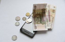 В Туле продавец супермаркета бытовой техники украл 13 смартфонов и часы