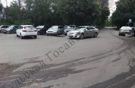 В Пролетарском округе Тулы две иномарки не смогли разминуться на перекрестке