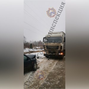 В Суворове KIA столкнулась с грузовиком: есть пострадавшие