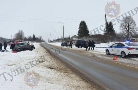 Toyota и Lada столкнулись на трассе в Тульской области: пострадали 4 человека