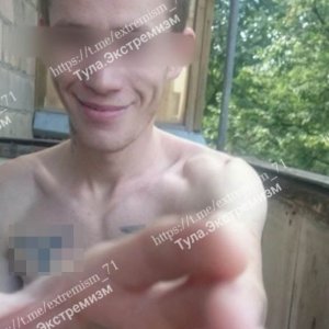 Туляка оштрафовали за татуировку с нацисткой символикой