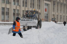 150 единиц техники очищали улицы города ночью 6 января