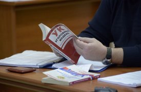 Пожилой мужчина нанял специального человека для убийства своего пасынка