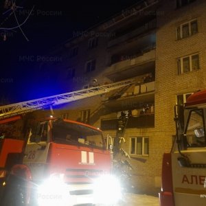 В городе Алексин Тульской области из пожара спасли 18 человек