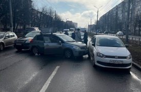 В тройном ДТП на улице Ложевой в Туле пострадавших не оказалось