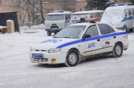 В Туле на парковке у ТЦ «Макси» в патрульную машину ДПС врезался водитель «ВАЗа»