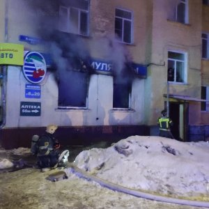 15 человек эвакуировали из горящего здания на улице Кирова в Туле